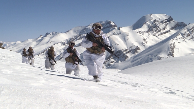 Mehmetçik, Varkavik’te gece gündüz vatan nöbetinde